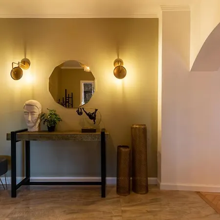 Holt - Bagheera's Den Nyaraló