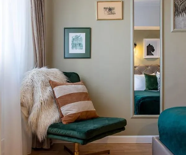 Holt - Bagheera's Den * Bukarest