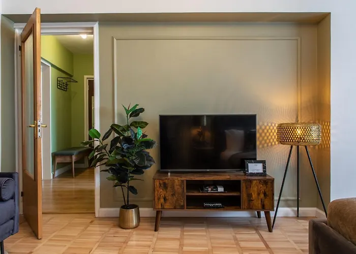 Nyaraló Holt - Bagheera's Den *