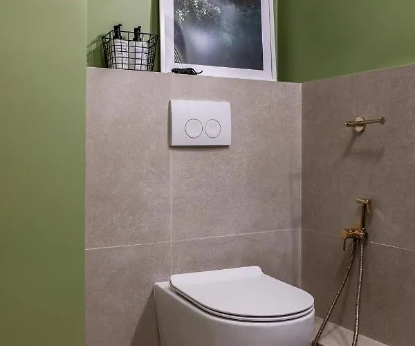 Holt - Bagheera's Den Nyaraló Bukarest