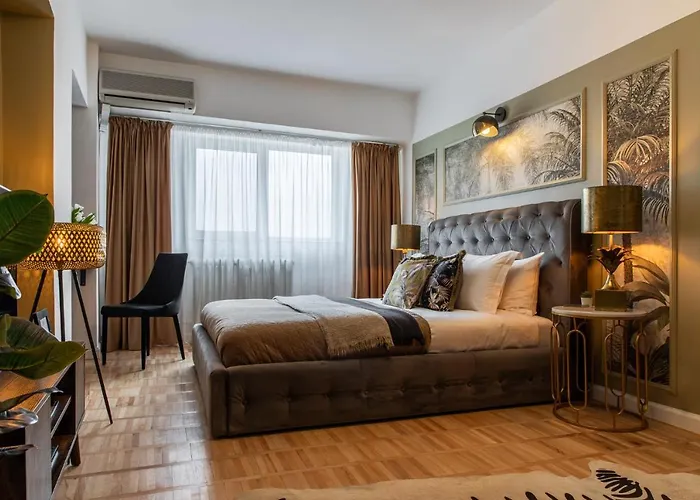 Holt - Bagheera's Den *