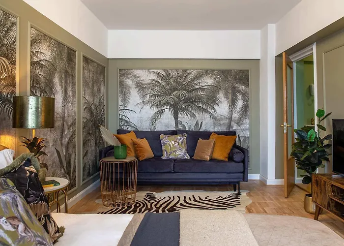 Nyaraló Holt - Bagheera's Den *