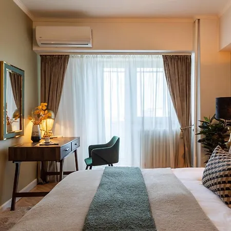 Holt - Bagheera's Den Bucharest