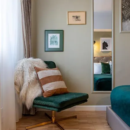 Holt - Bagheera's Den * Bukarest