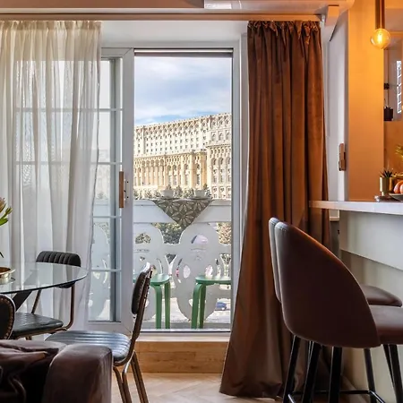 Holt - Bagheera's Den