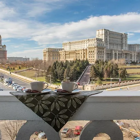 Holt - Bagheera's Den