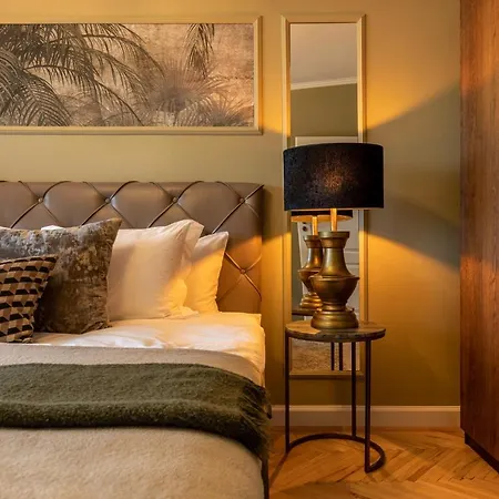 Holt - Bagheera's Den Ferienhaus Bukarest