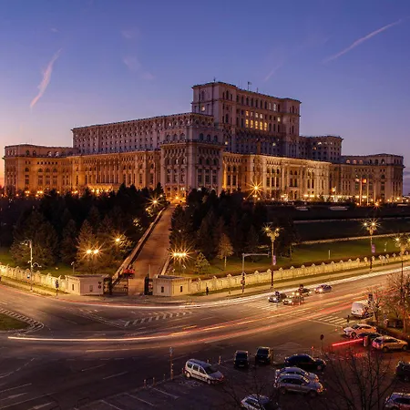 Holt - Bagheera's Den