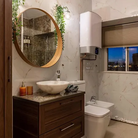 Holt - Bagheera's Den *