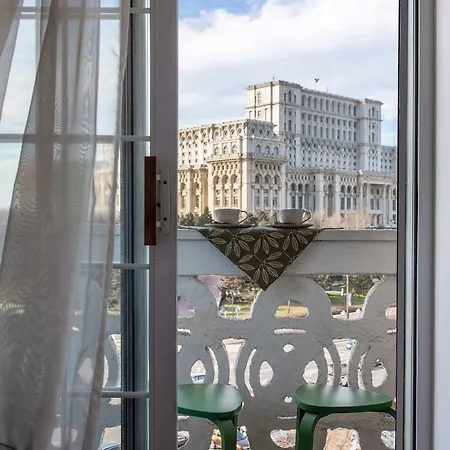 Holt - Bagheera's Den Bucureşti