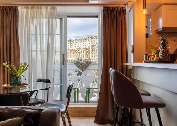 Holt - Bagheera's Den