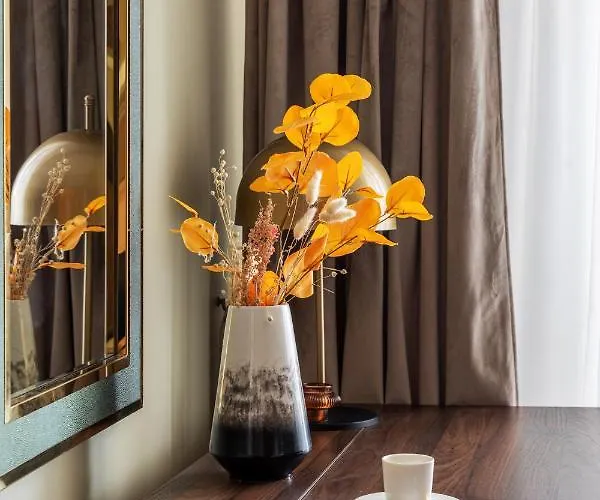 Holt - Bagheera's Den * Bukarest