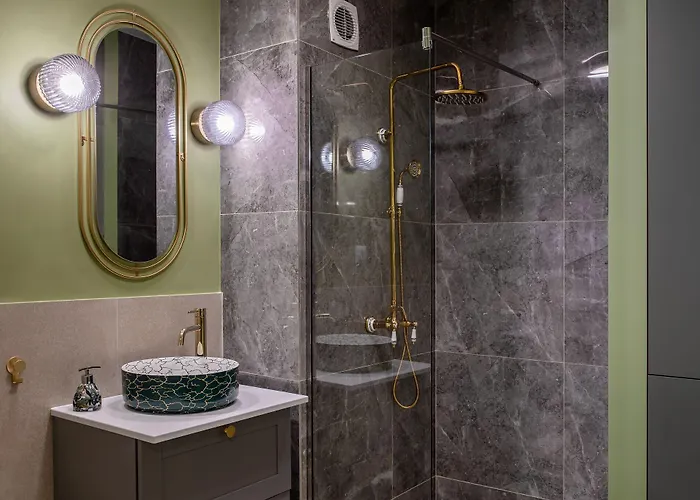 Holt - Bagheera's Den Bukarest