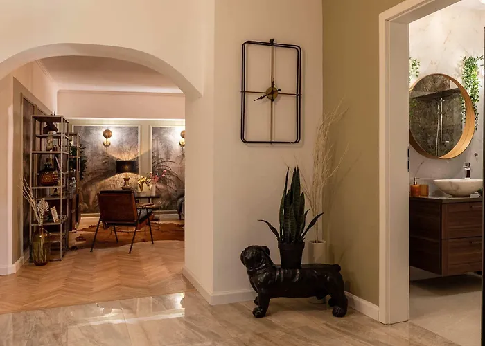 Holt - Bagheera's Den * Bukarest